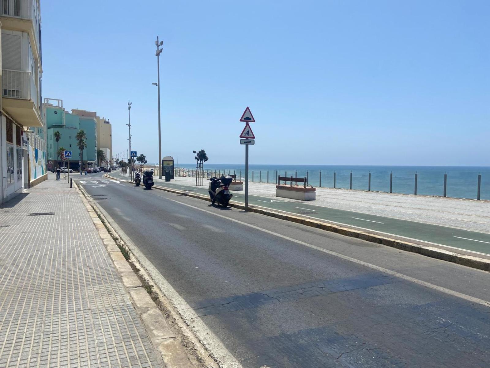 Apartamento A Pie De Playa 카디스 외부 사진